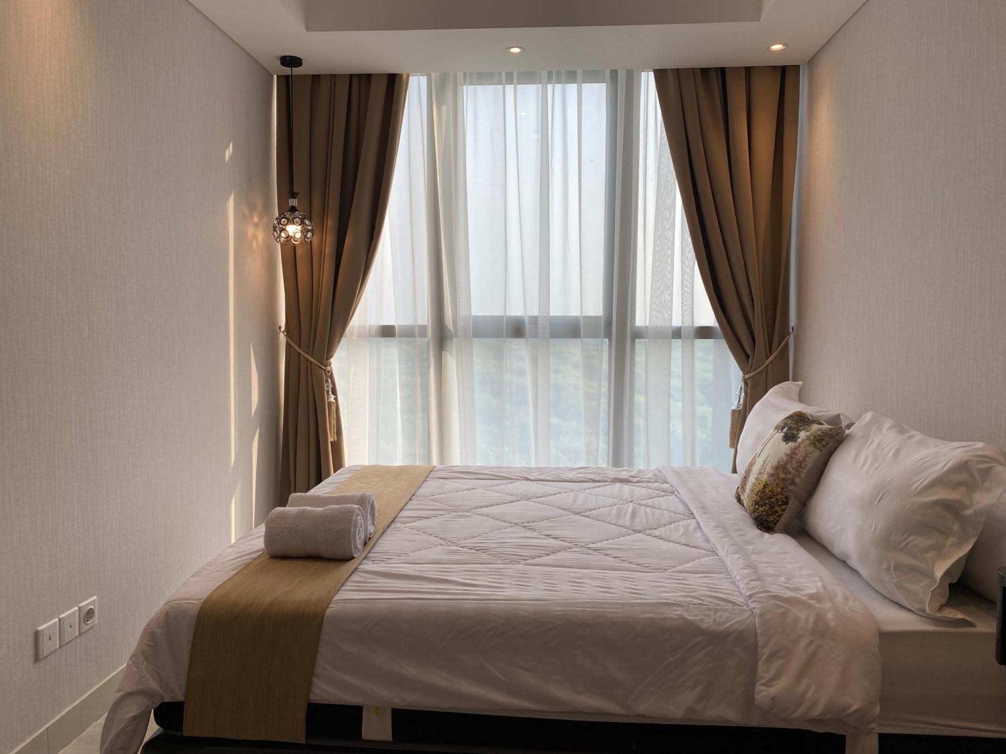 Comfort And Luxury Private Room At Goldcoast Pik Jakarta Exterior photo